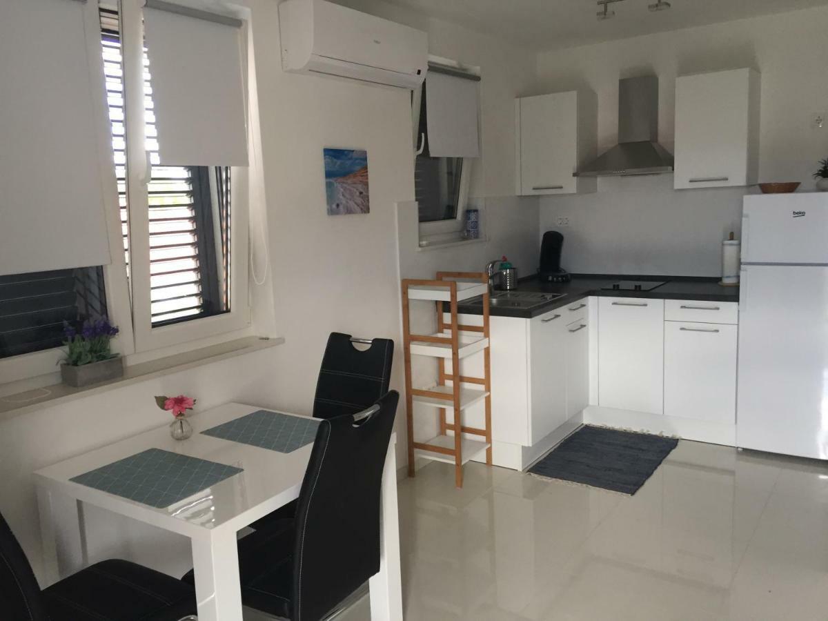 Breitling Apartments With Pool Biograd Na Moru Zewnętrze zdjęcie